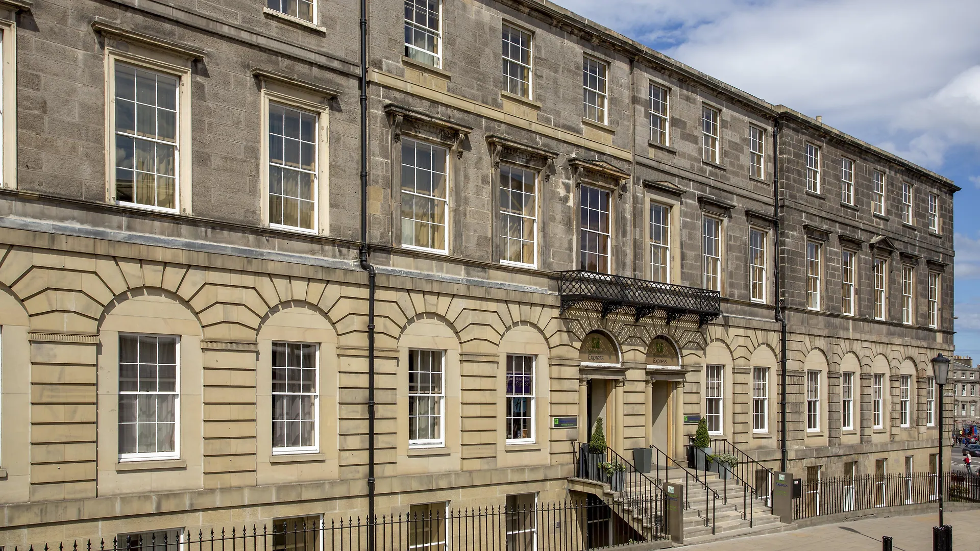 Holiday Inn Express Edinburgh City Centre By Ihg