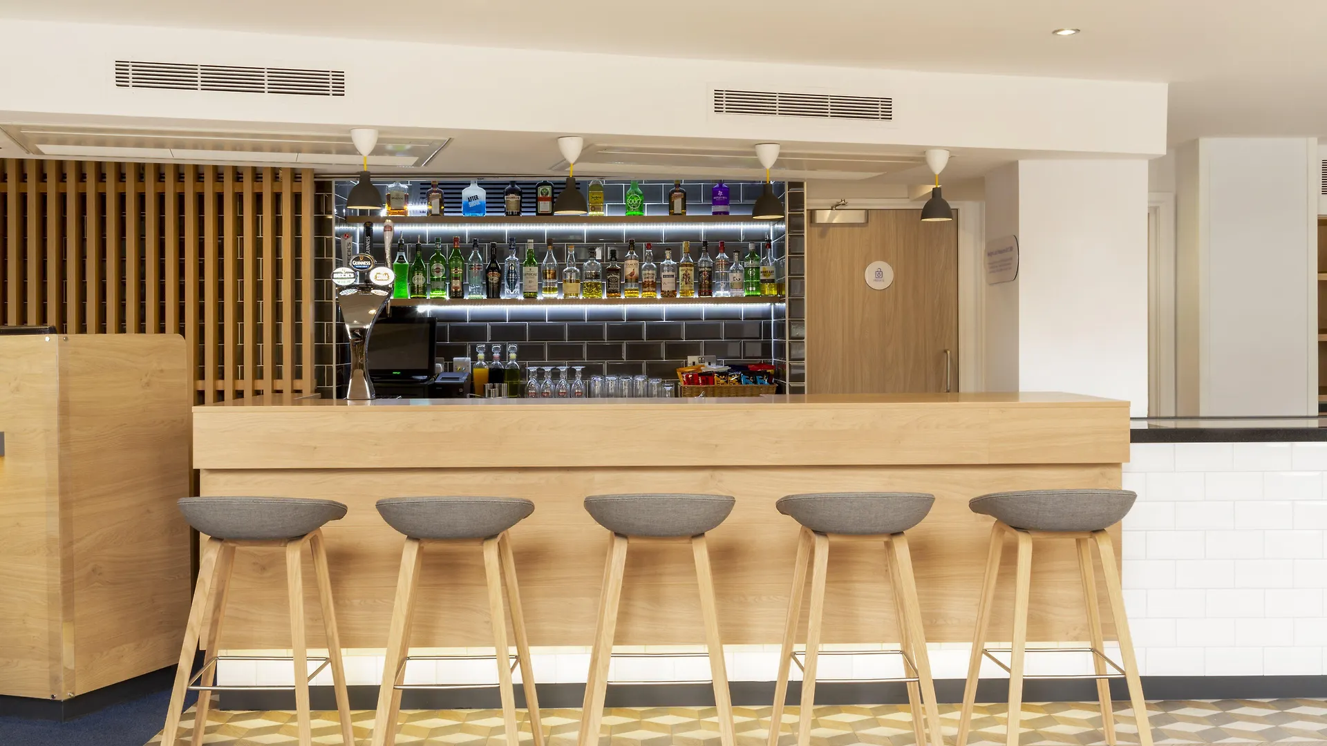 Hotel Holiday Inn Express Edinburgh City Centre By Ihg