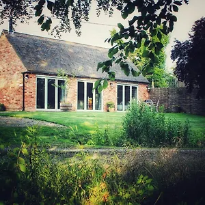 cosy-one-bed-barn-conversion-donington-park-east.hotelsin-nottingham.com/