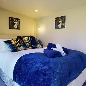 tiny-home-luxury-1-bedroom-guest-unit-apartment.hotelsin-nottingham.com/