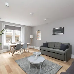 Joivy Luxurious 2br Near Haymarket Station Edinburgh