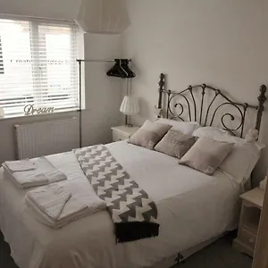 94a-flat-1gladstone-road-east.tophotelsbath.com/